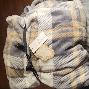 Vera Bradley throw blanket and slippers NWT